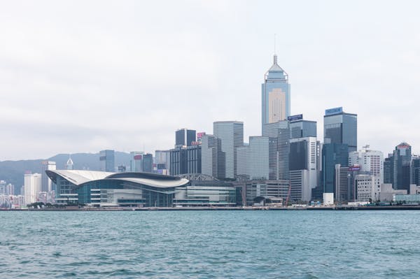 香港出海红利爆发！2025年抢占国际市场的“黄金跳板”